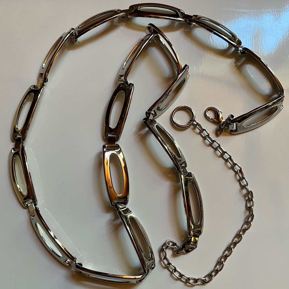 Plus Size Silvertone link Belt.